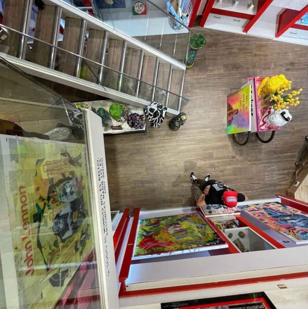 soyrats interior de galería freak