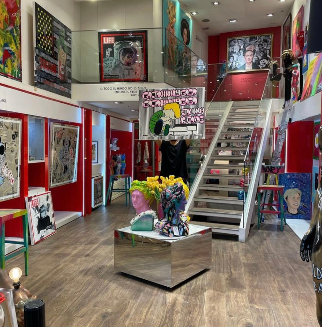 soyrats interior de galería freak